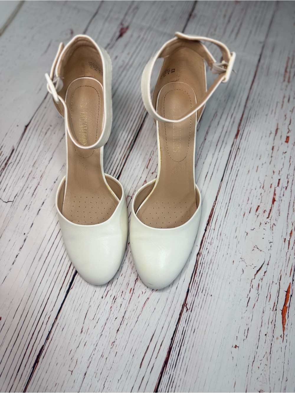 Dream Pairs Ivory Ankle Strap Block Heel Pumps | Women’s Size 11